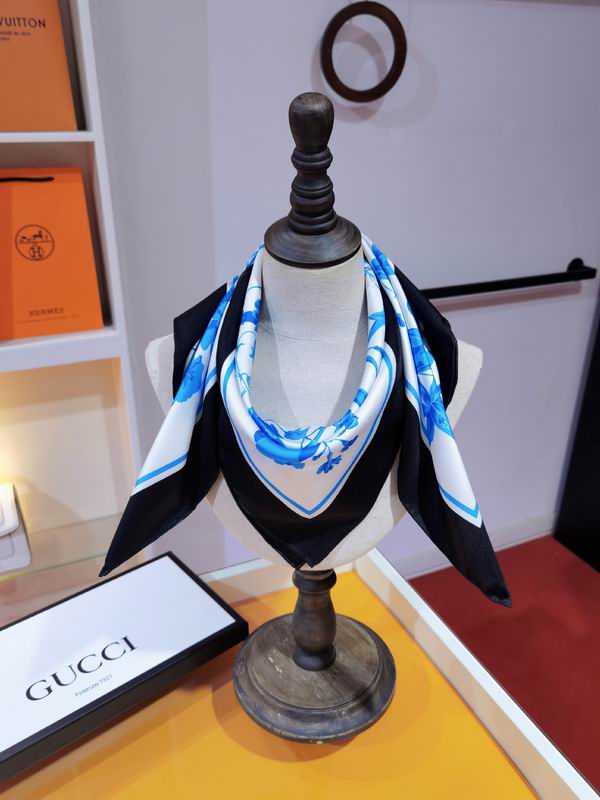Gucci silk scarf 90X90cm E13 (5)